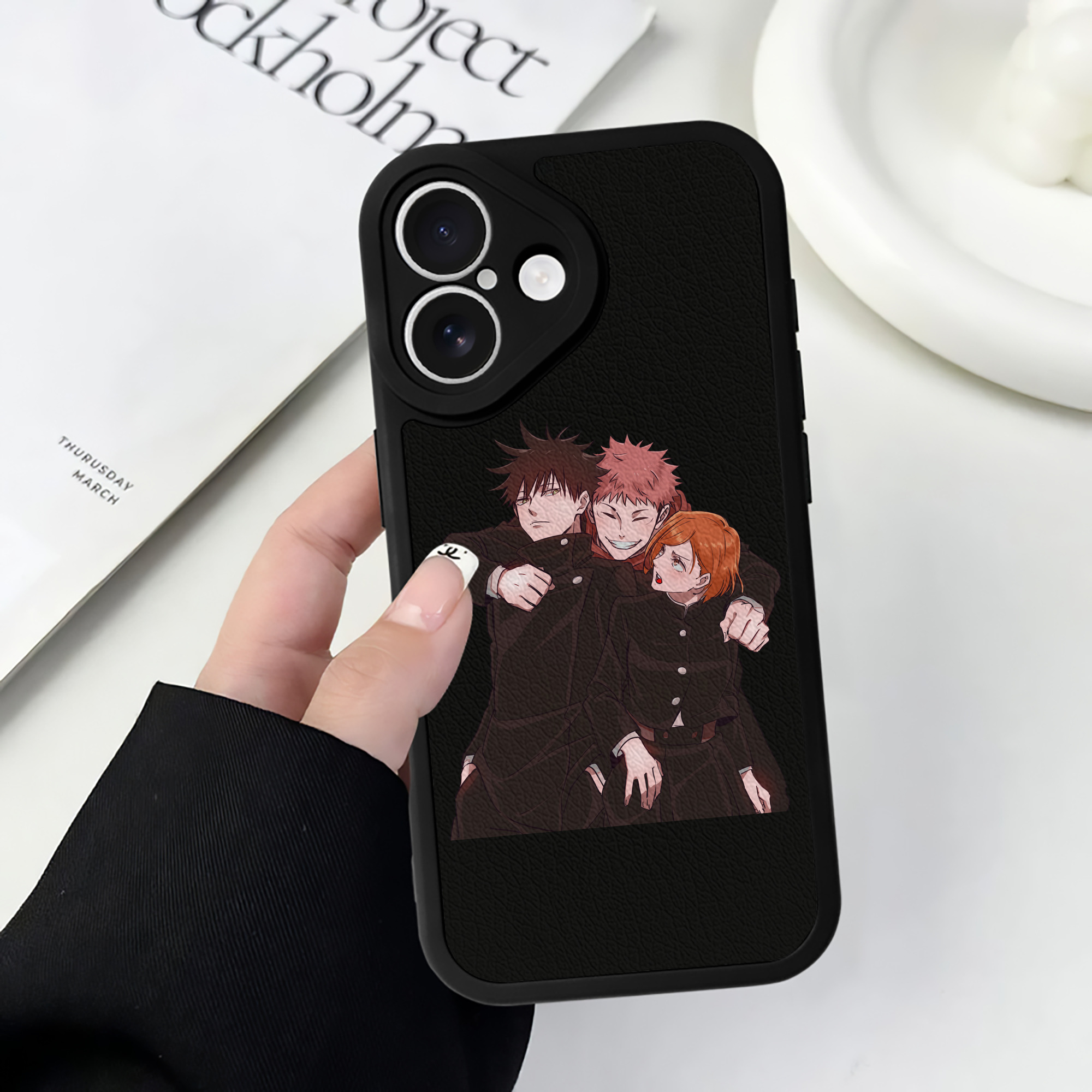 （画像用） 呪術廻戦 Jujutsu Kaisen 【iPhone 16シリーズ対応】シリコンスマホケース（レザー調） 材質：シリコン